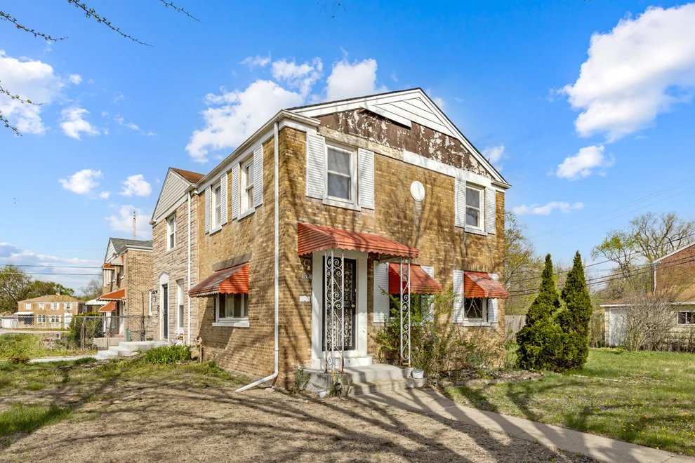 Unit for sale at 2556 E 97th Place, Chicago, IL 60617
