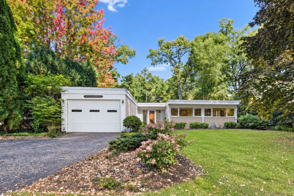 Unit for sale at 940 Ridgewood Drive, Highland Park, IL 60035