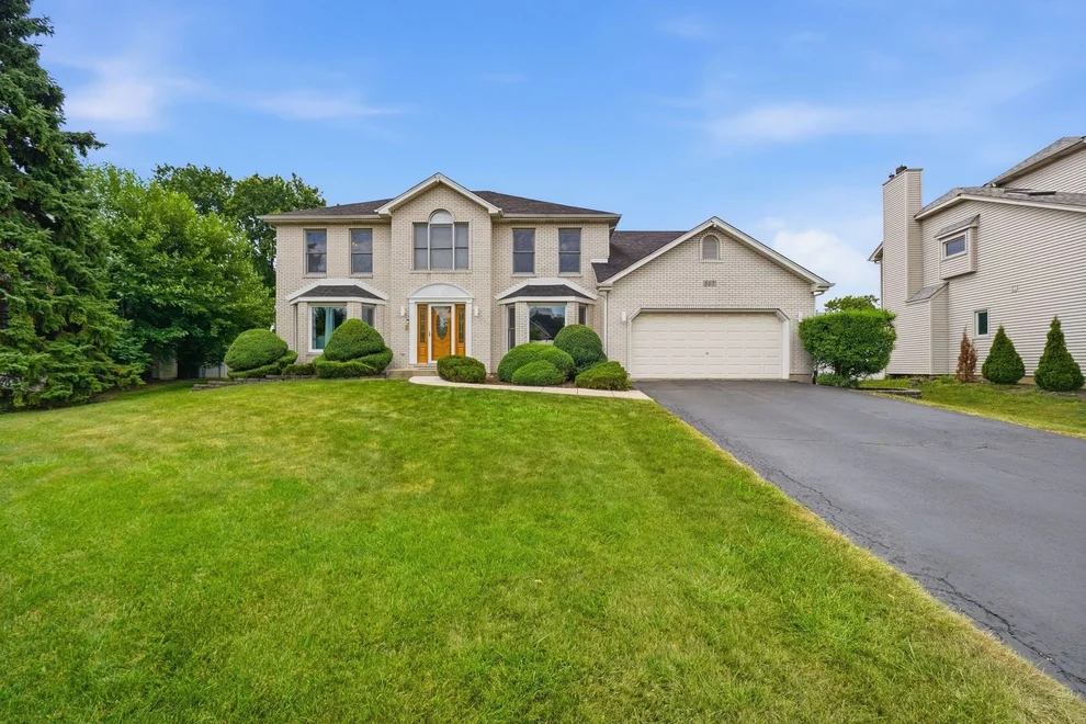 Unit for sale at 567 Warbler Drive, Bolingbrook, IL 60440