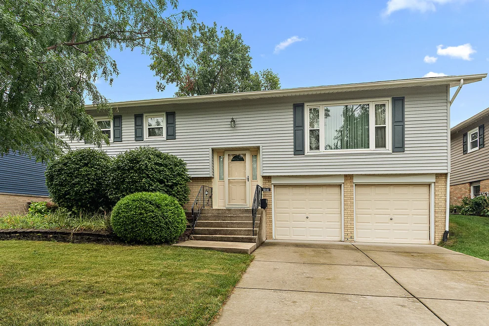 Unit for sale at 6141 Rob Roy Drive, Oak Forest, IL 60452