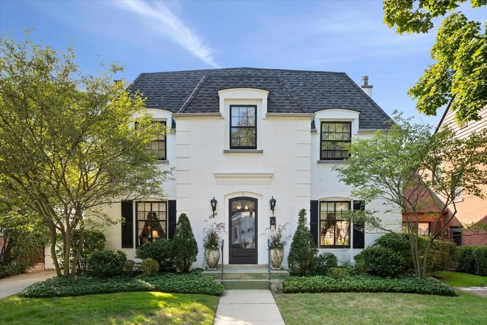 Unit for sale at 6652 N Chicora Avenue, Chicago, IL 60646