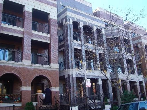 Unit for sale at 1045 W MONROE Street, Chicago, IL 60607
