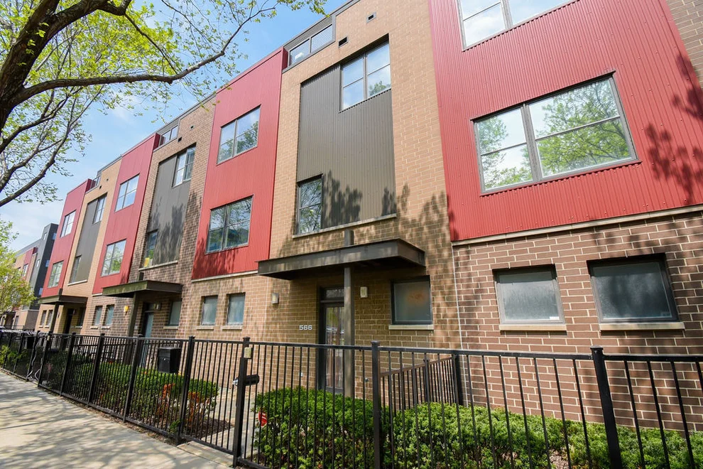 Unit for sale at 566 W 16th Street, Chicago, IL 60616