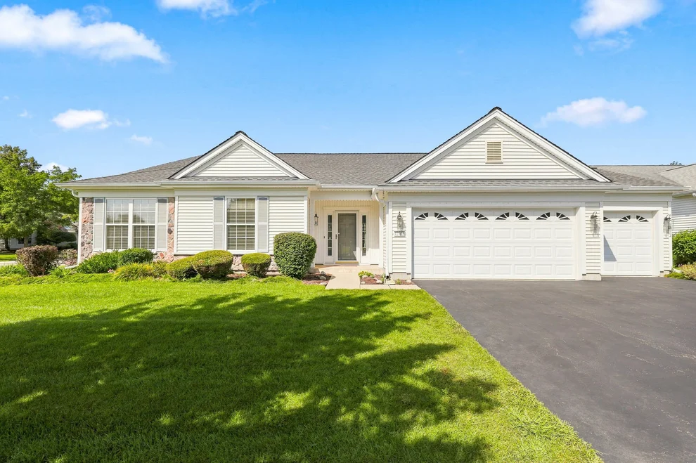 Unit for sale at 12503 Rolling Meadows Lane, Huntley, IL 60142