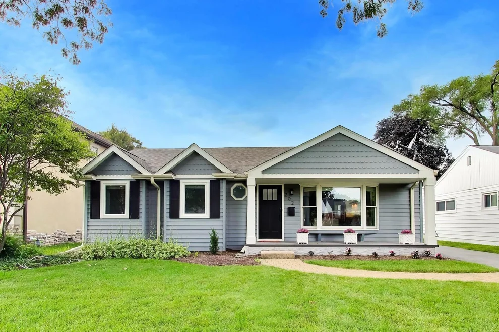 Unit for sale at 202 N Prospect Manor Avenue, Mount Prospect, IL 60056