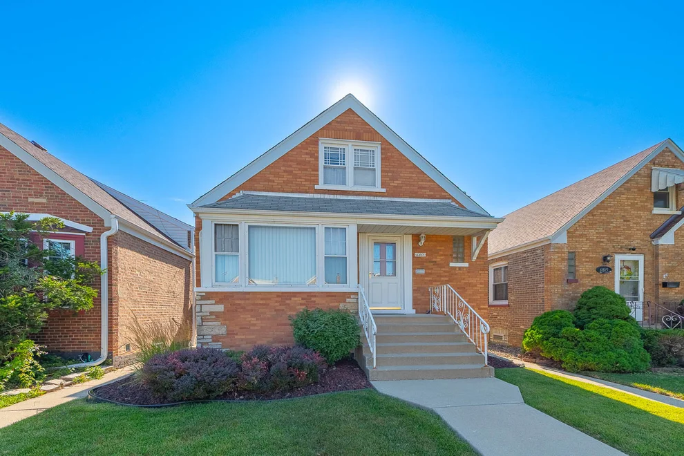 Unit for sale at 6811 S Komensky Avenue, Chicago, IL 60629
