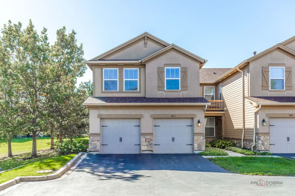 Unit for sale at 1871 Crenshaw Circle, Vernon Hills, IL 60061