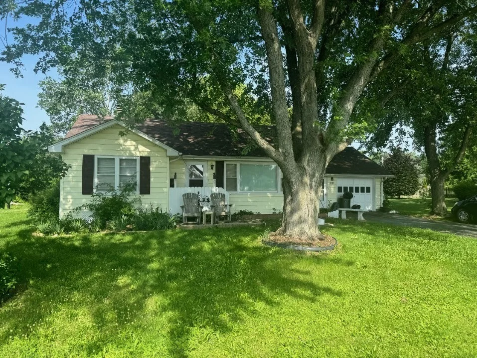 Unit for sale at 3707 N Fairview Avenue, Johnsburg, IL 60051