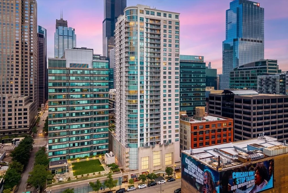 Unit for sale at 125 S Jefferson Street, Chicago, IL 60661