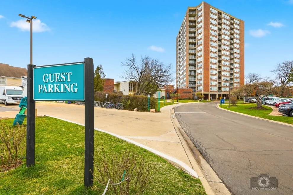 Unit for sale at 3925 Triumvera Drive, Glenview, IL 60025