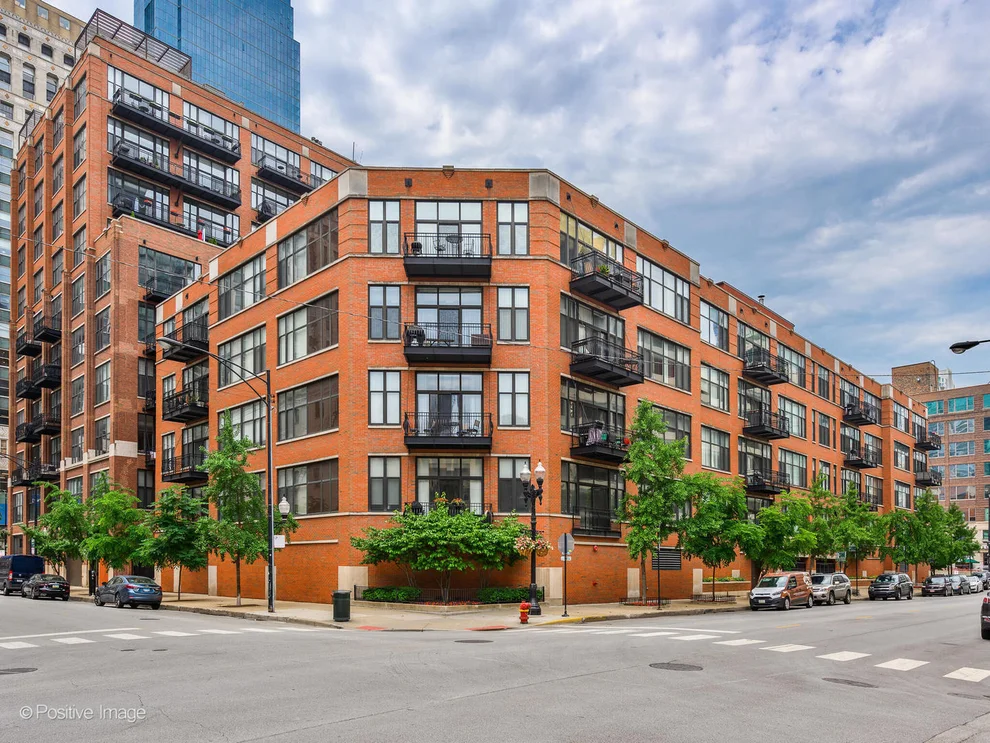 Unit for sale at 333 W Hubbard Street, Chicago, IL 60654