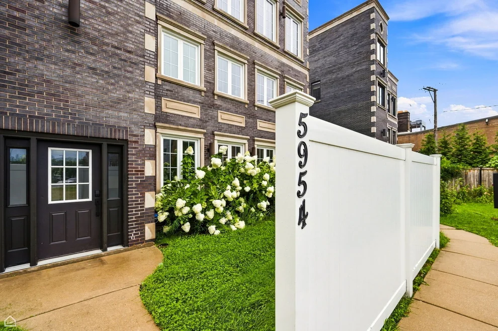 Unit for sale at 5954 N Paulina Street, Chicago, IL 60660