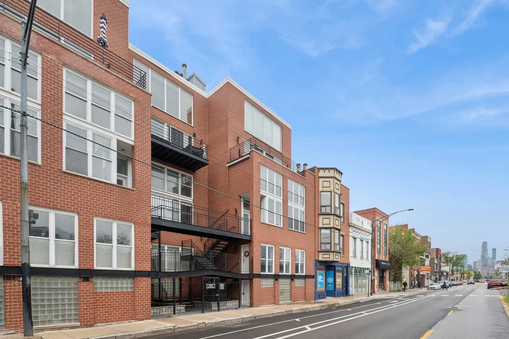 Unit for sale at 1705 N CLYBOURN Avenue, Chicago, IL 60614
