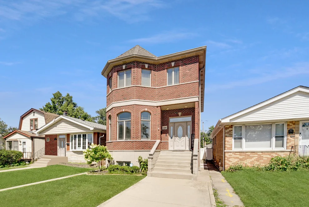 Unit for sale at 11241 S Central Park Avenue, Chicago, IL 60655