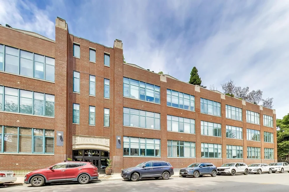 Unit for sale at 2600 N Southport Avenue, Chicago, IL 60614