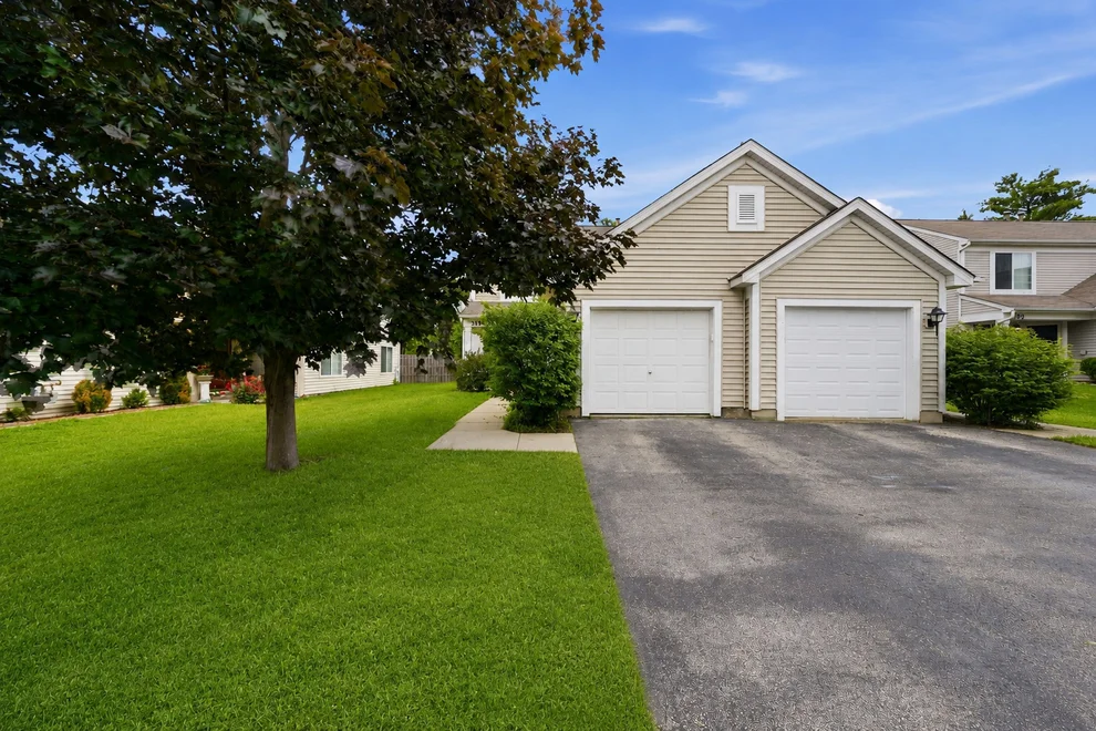 Unit for sale at 3183 Impressions Drive, Lake In The Hills, IL 60156