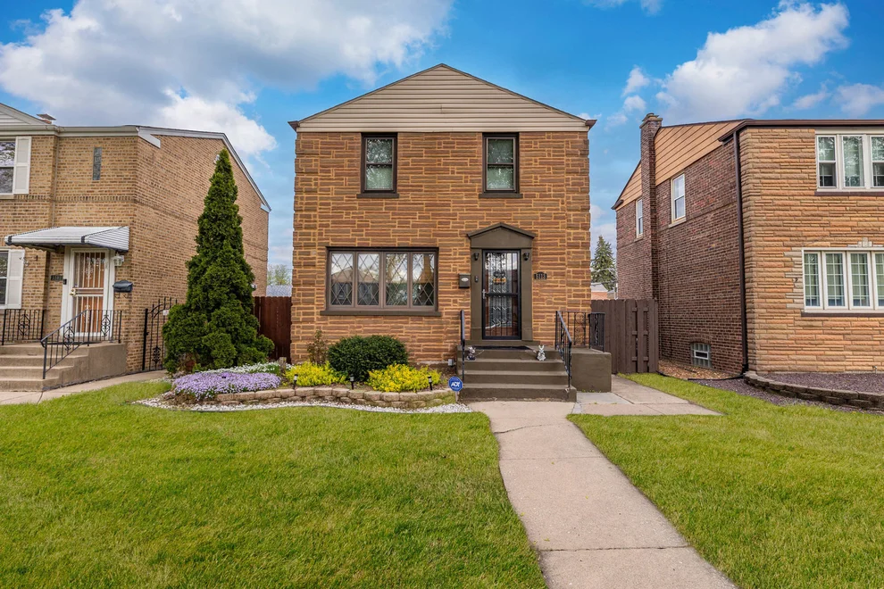 Unit for sale at 5113 S Mayfield Avenue, Chicago, IL 60638
