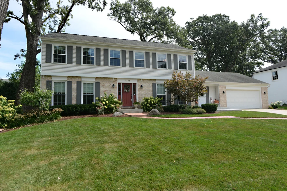 Unit for sale at 1235 Pin Oak Court, Wheaton, IL 60189