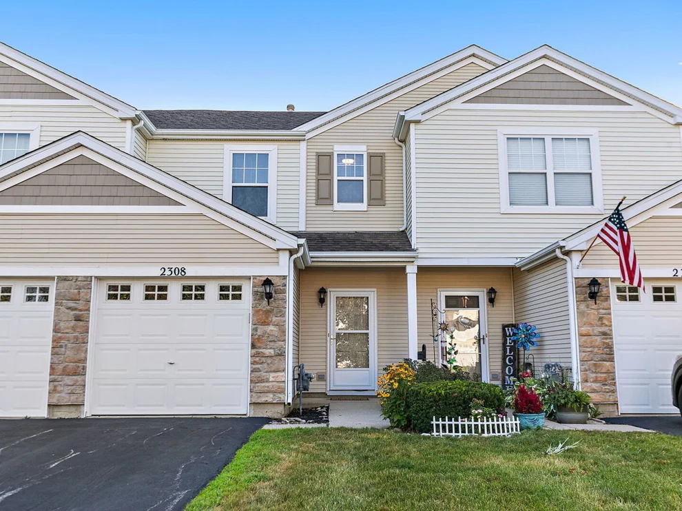 Unit for sale at 2308 Flagstone Lane, Carpentersville, IL 60110