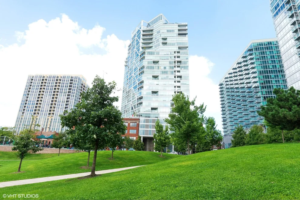 Unit for sale at 510 W ERIE Street, Chicago, IL 60654