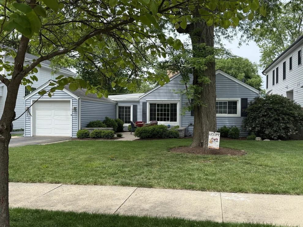 Unit for sale at 1706 Illinois Road, Northbrook, IL 60062