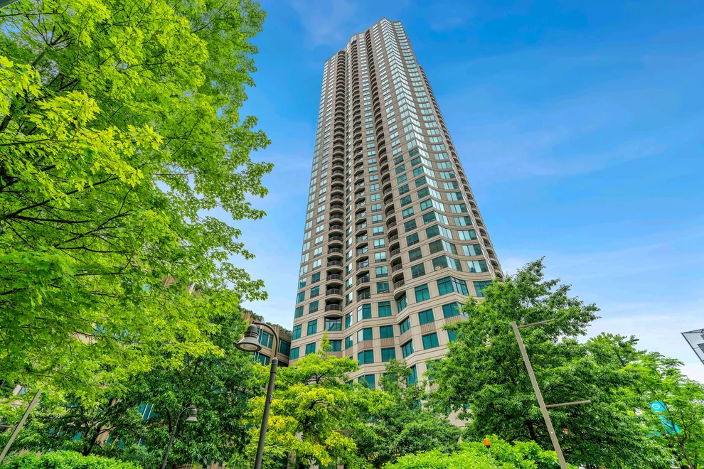 Unit for sale at 400 N LaSalle Street, Chicago, IL 60654