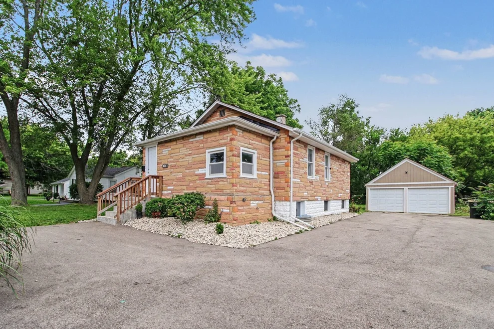 Unit for sale at 208 W Nippersink Road, Round Lake, IL 60073