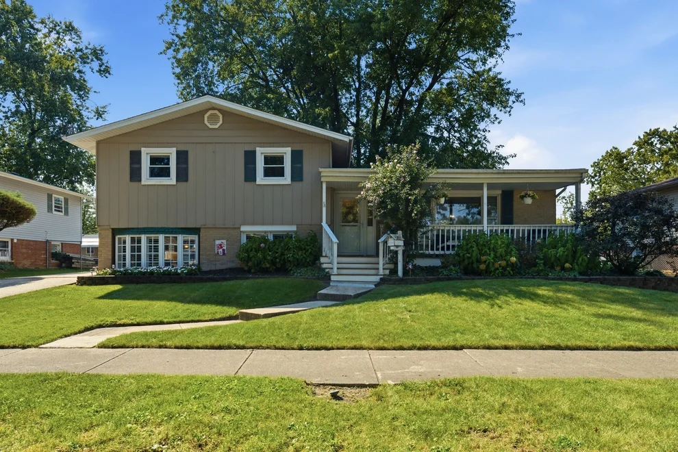 Unit for sale at 15124 Hillside Avenue, Oak Forest, IL 60452