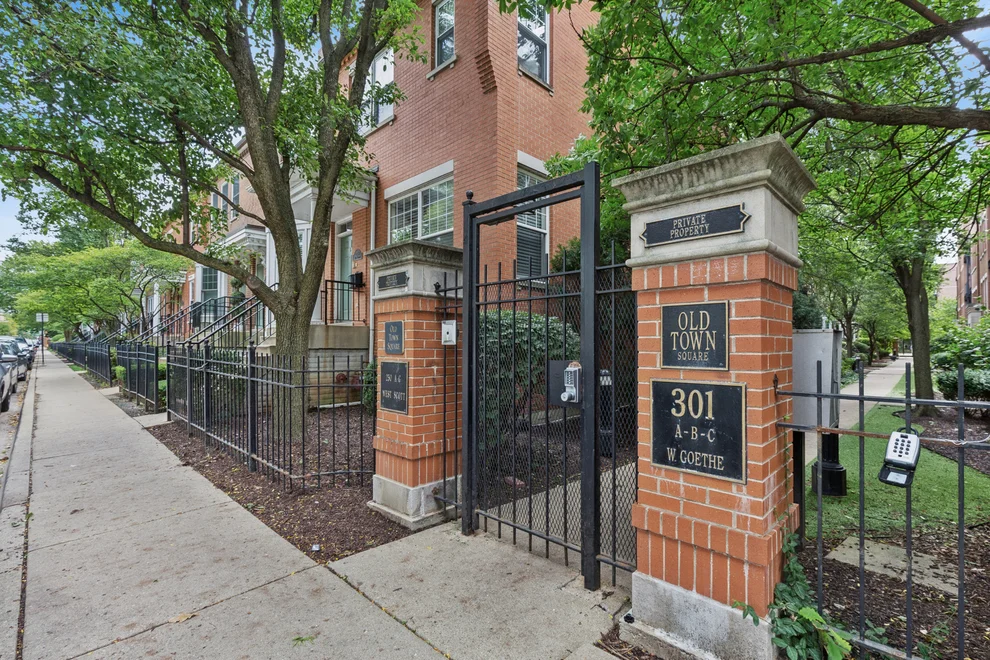Unit for sale at 301A W Goethe Street, Chicago, IL 60610