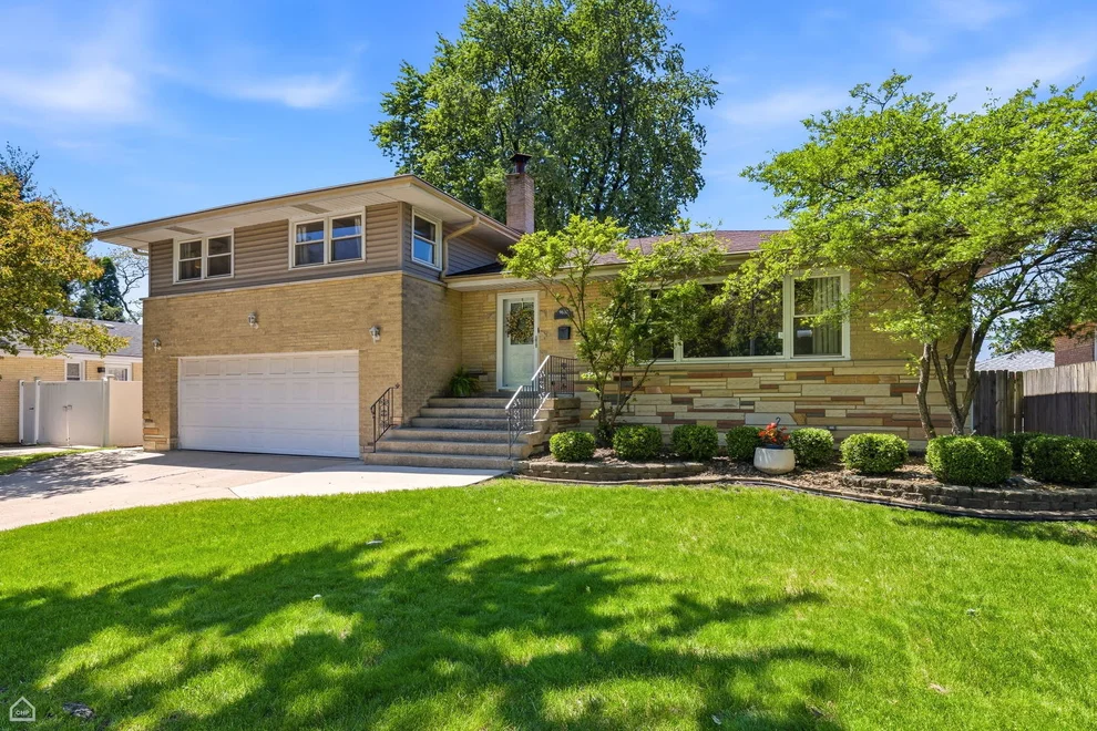 Unit for sale at 9632 Massasoit Avenue, Oak Lawn, IL 60453