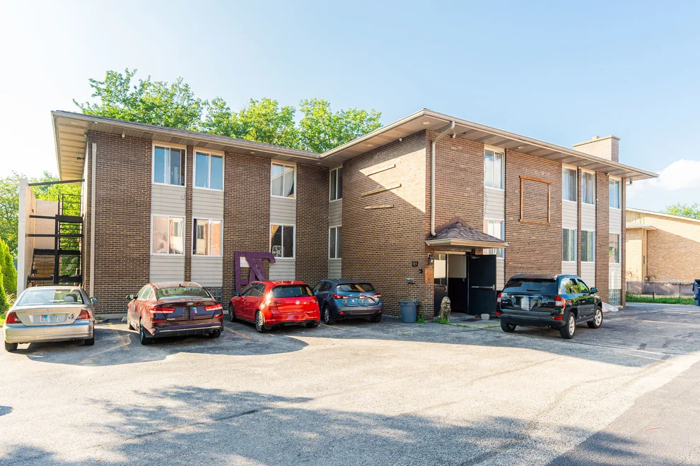 Unit for sale at 919 Greenbrier Road, DeKalb, IL 60115