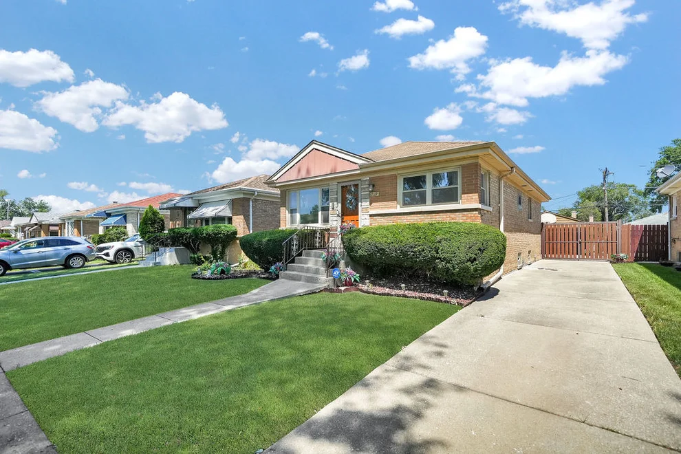 Unit for sale at 3119 Wilcox Avenue, Bellwood, IL 60104