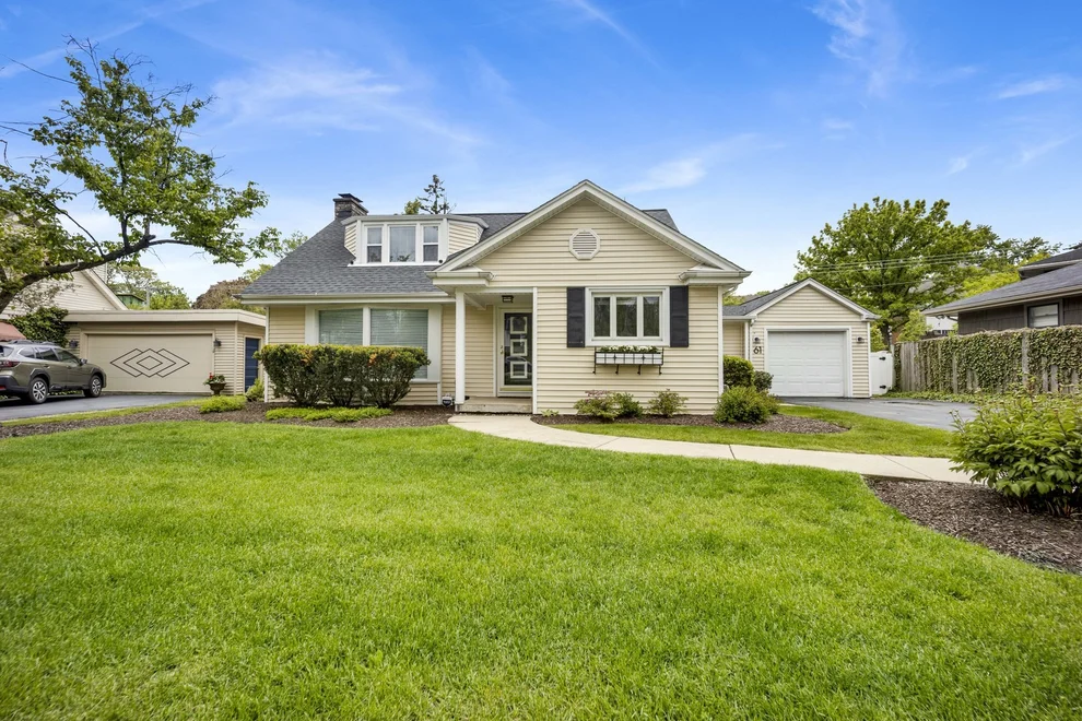 Unit for sale at 61 HARRIS Avenue, Clarendon Hills, IL 60514