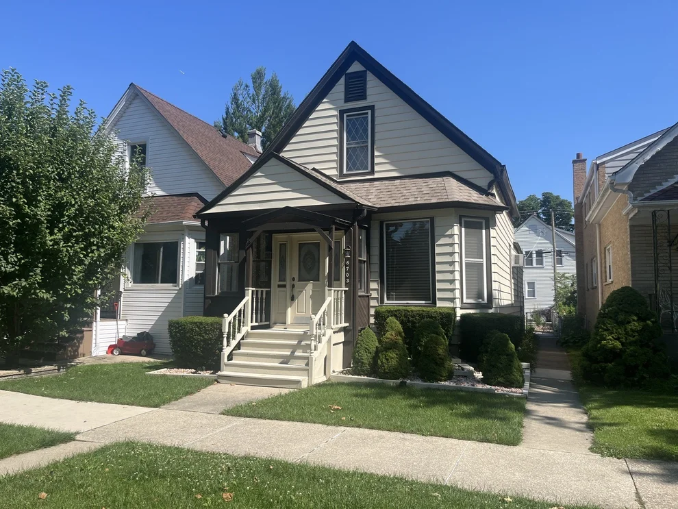 Unit for sale at 6703 31st Street, Berwyn, IL 60402