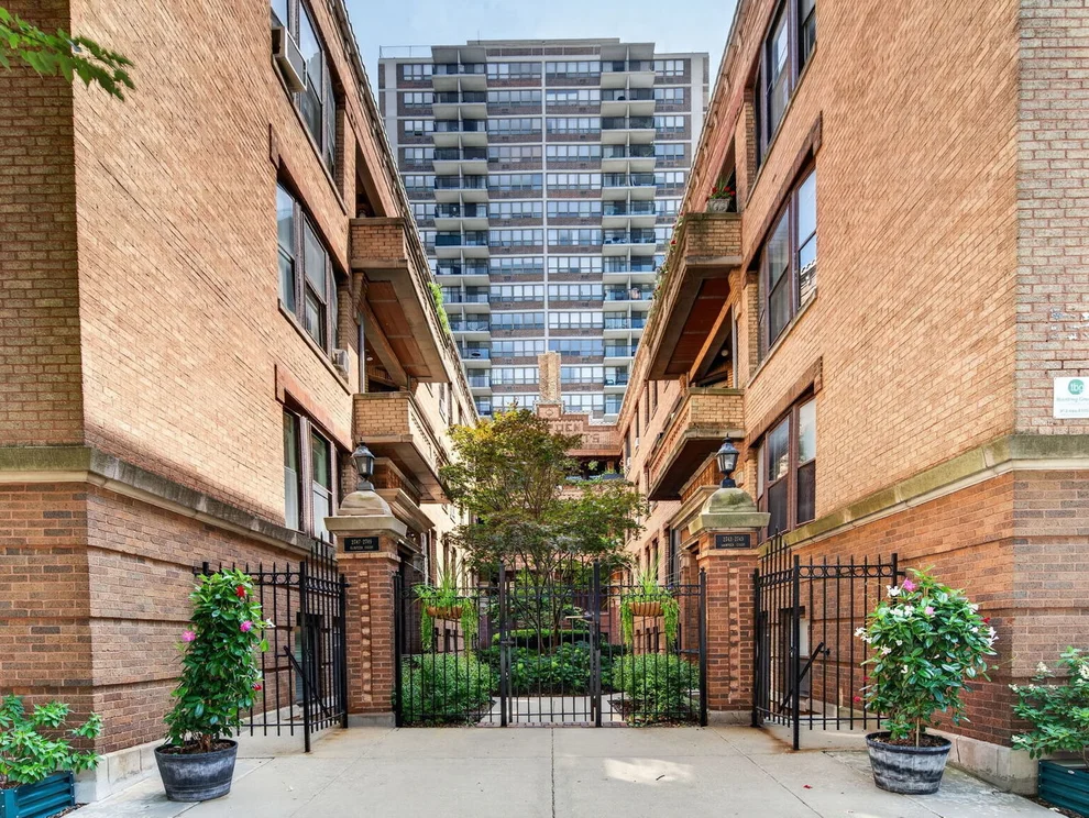 Unit for sale at 2743 N Hampden Court, Chicago, IL 60614