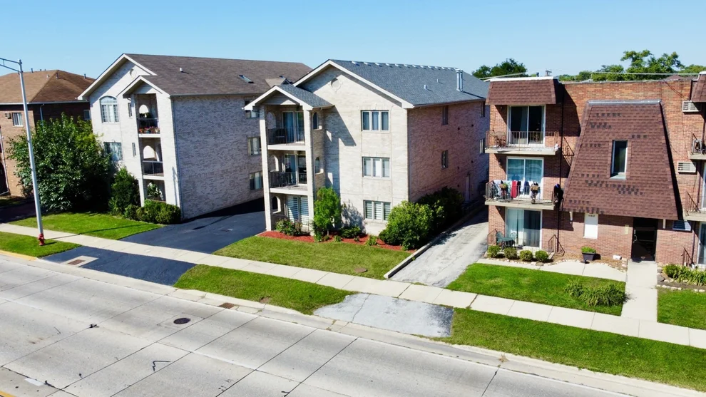 Unit for sale at 10620 S CENTRAL Avenue, Chicago Ridge, IL 60415
