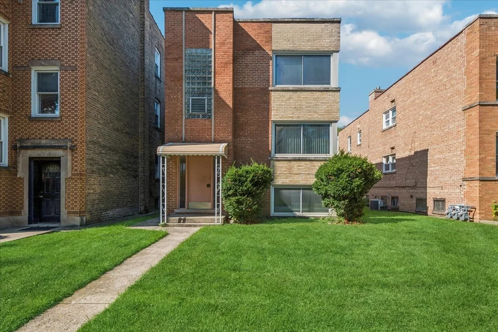 Unit for sale at 8940 Lamon Avenue, Skokie, IL 60077