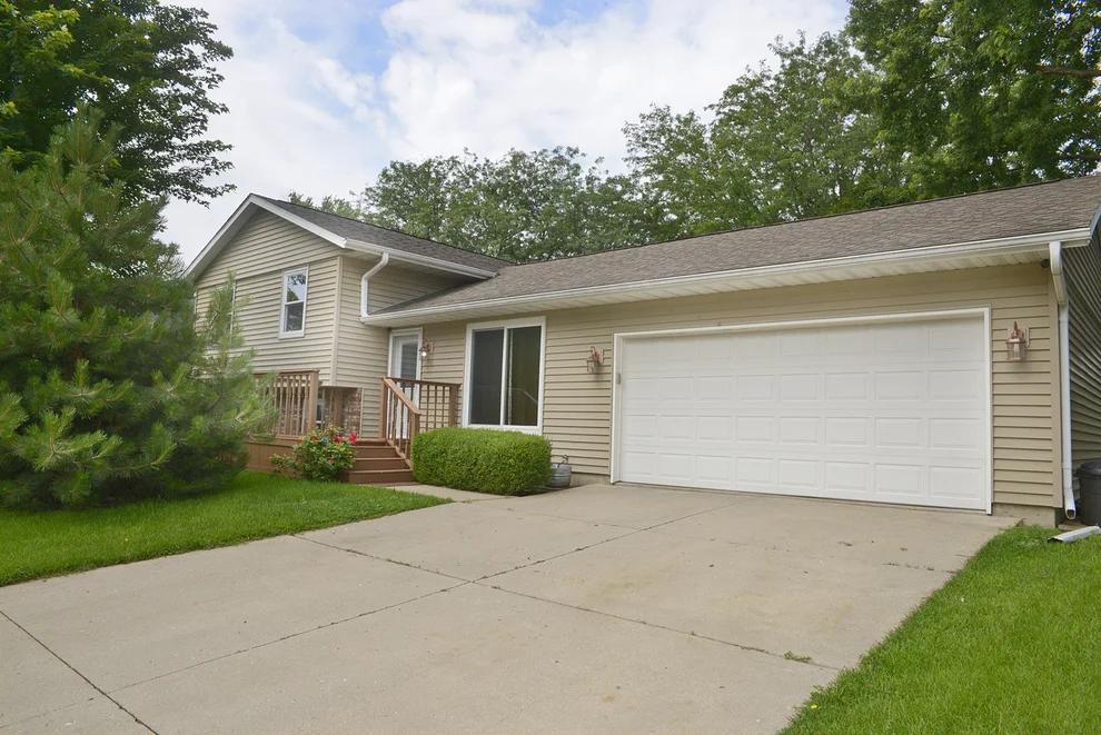 Unit for sale at 1405 Dakota Drive, Ottawa, IL 61350