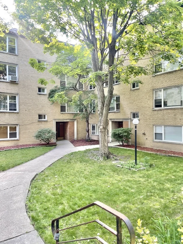 Unit for sale at 6146 N Damen Avenue, Chicago, IL 60659