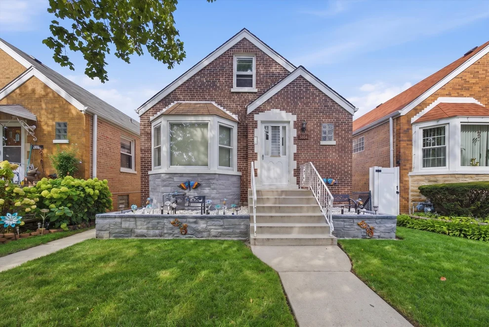 Unit for sale at 3804 S 59th Court, Cicero, IL 60804