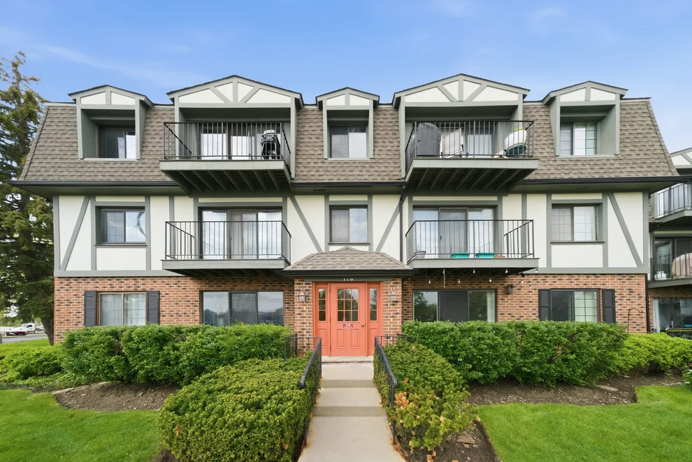 Unit for sale at 116 Steeple Drive, Buffalo Grove, IL 60089