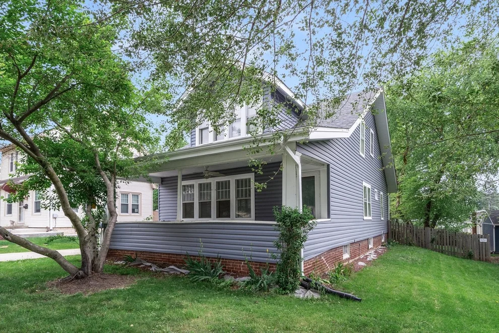 Unit for sale at 508 S Elmwood Drive, Aurora, IL 60506