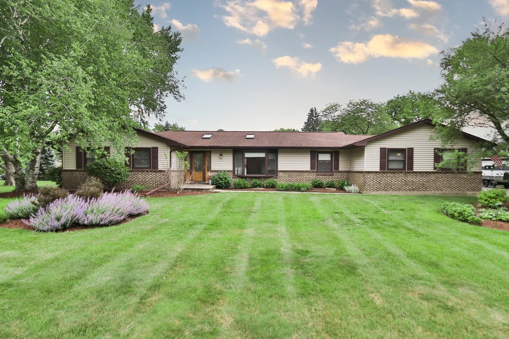 Unit for sale at 5019 Burman Drive, Crystal Lake, IL 60014