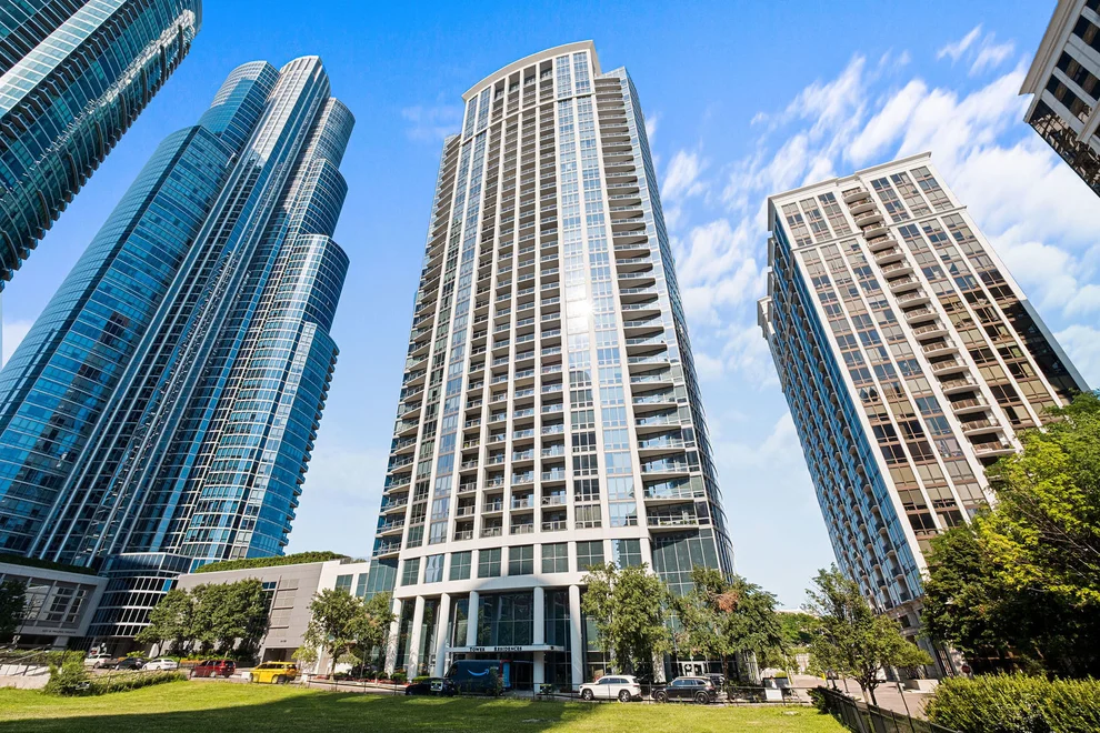 Unit for sale at 1235 S Prairie Avenue, Chicago, IL 60605