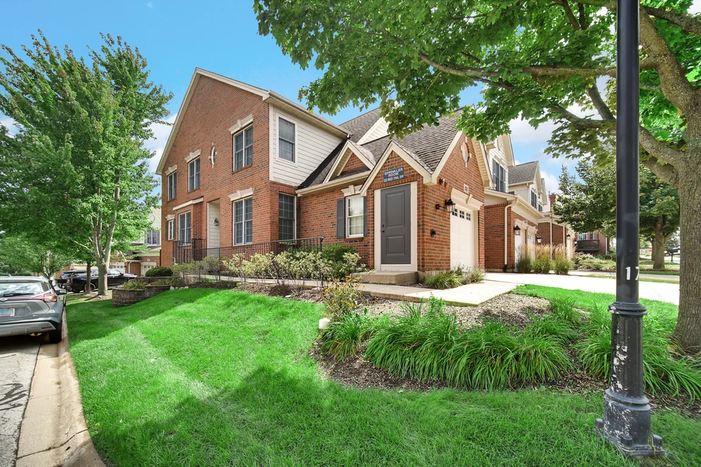Unit for sale at 22 Red Tail Drive, Hawthorn Woods, IL 60047