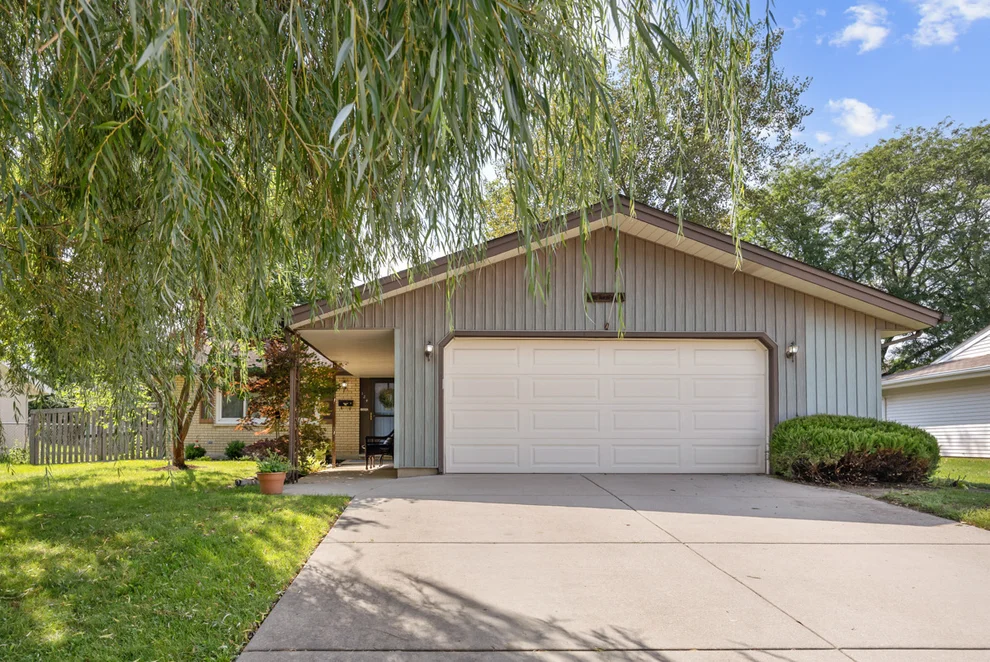Unit for sale at 124 Patricia Drive, Schaumburg, IL 60193