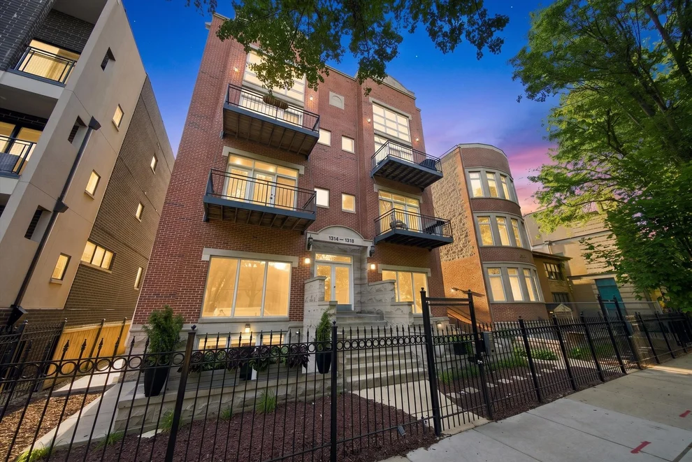 Unit for sale at 1314 N CLEVELAND Avenue, Chicago, IL 60610