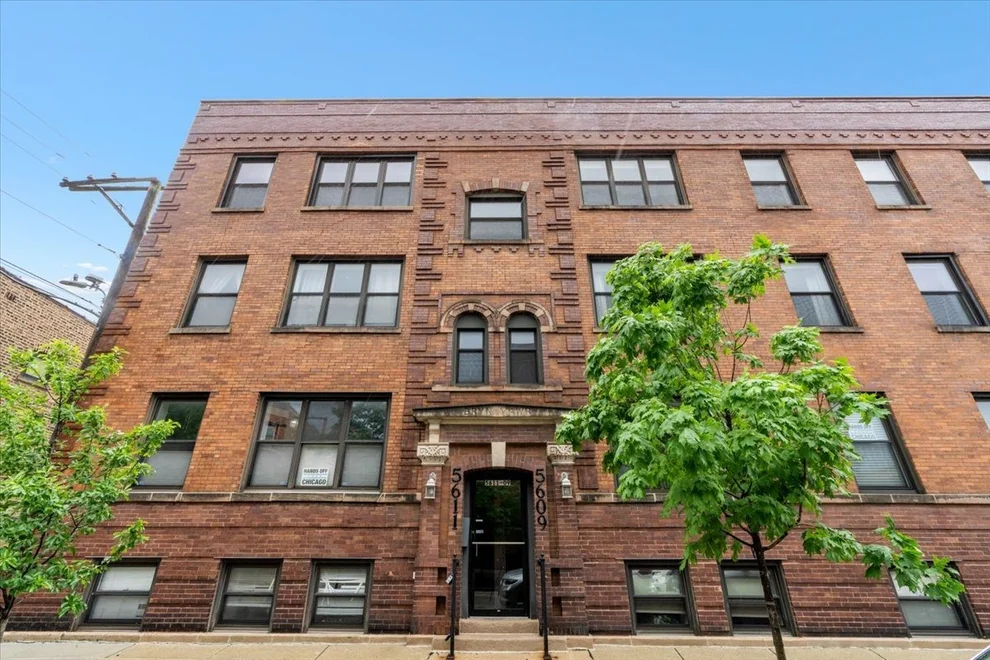 Unit for sale at 5611 N Glenwood Avenue, Chicago, IL 60660