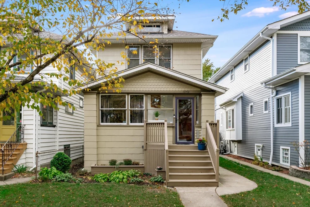 Unit for sale at 1043 S Scoville Avenue, Oak Park, IL 60304