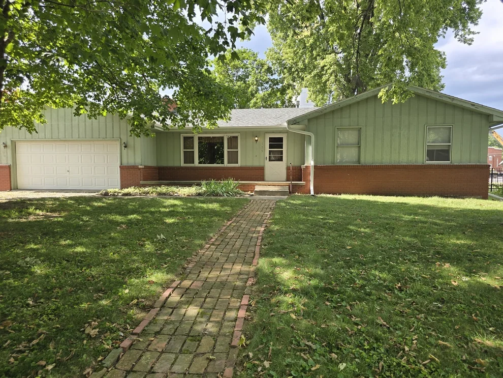 Unit for sale at 125 S Fisher Street, Mclean, IL 61754